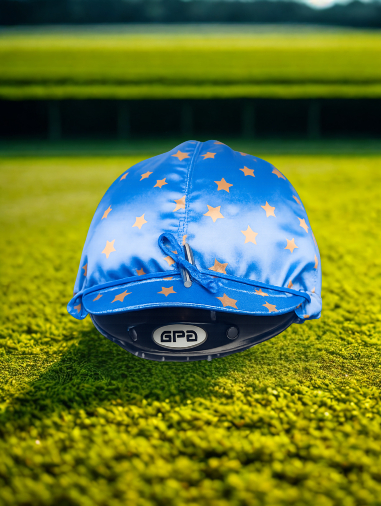 Toque casque équitation en satin avec petite visière