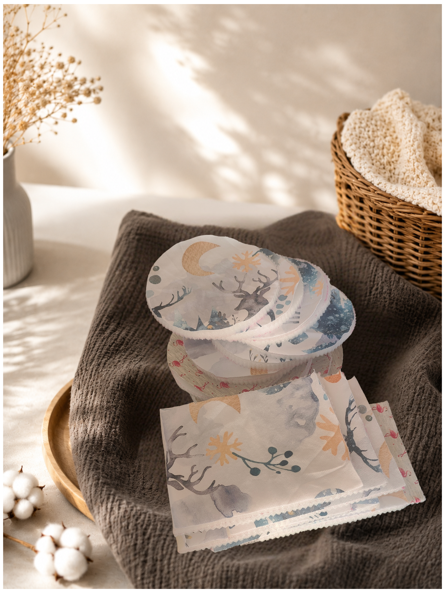 Lingettes lavables en coton et minky réutilisables, accessoires zéro déchet faits main par Witty Couture.